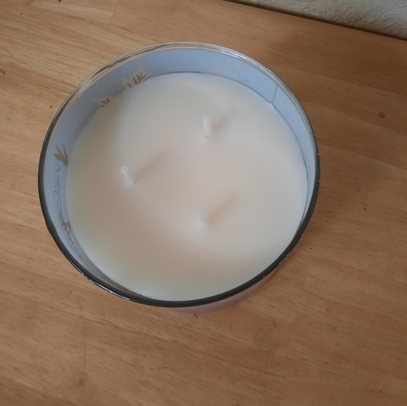 Cuddle Weather Candle - Picture 2 of 2